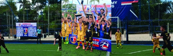 De virada, Amazonas FC vence On�a Pintada e conquista soccer society sub-8